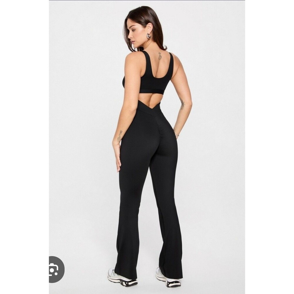 Vertvie Sleeveless Flare Jumpsuits for Women Backless Bodycon Black Size S
